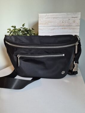 lululemon Crossbody Waist Bag